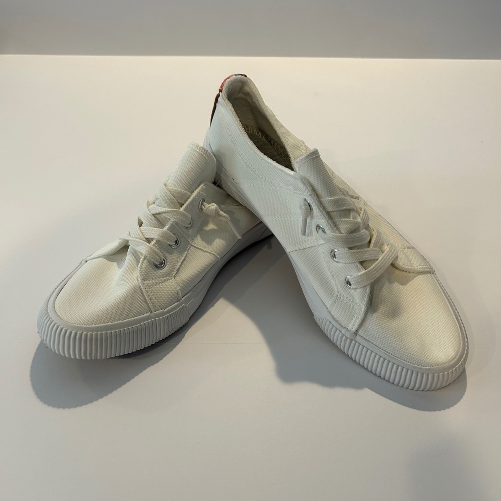 Tommy Bahama Enisa White Cream Canvas Slip On Sneakers Heel Detail Womens 9.5